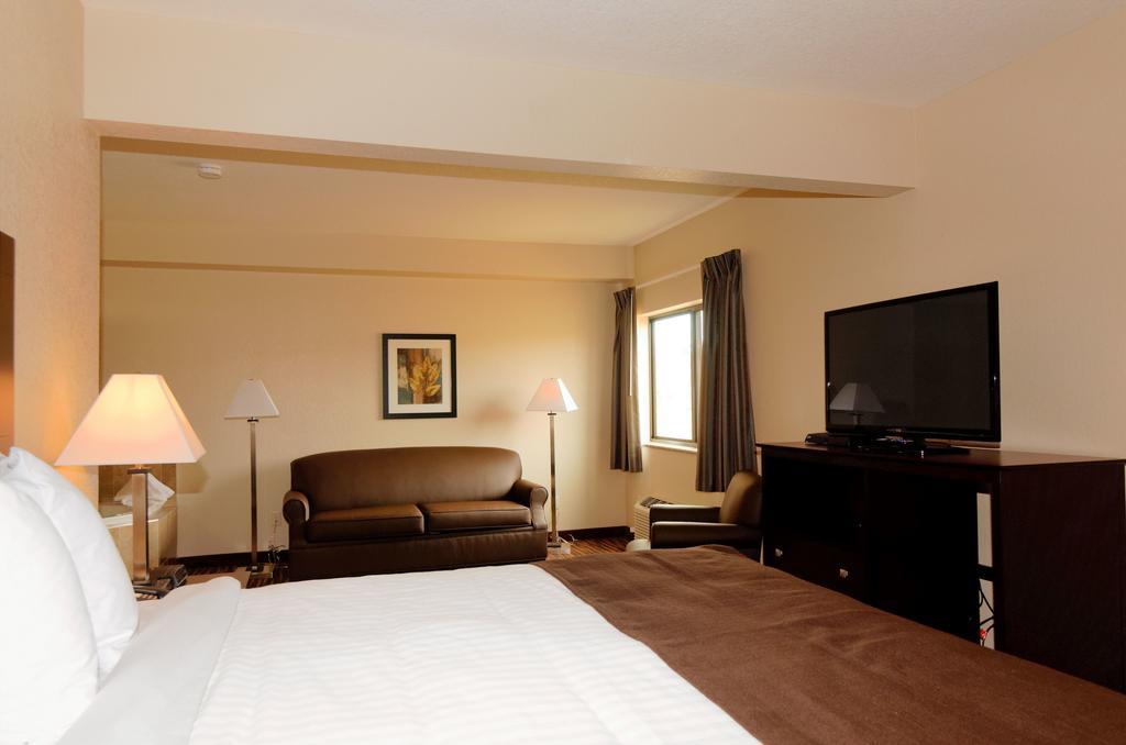 Cobblestone Inn & Suites - Denison | Oak Ridge Kültér fotó