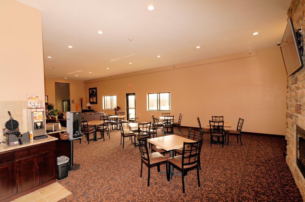 Cobblestone Inn & Suites - Denison | Oak Ridge Kültér fotó