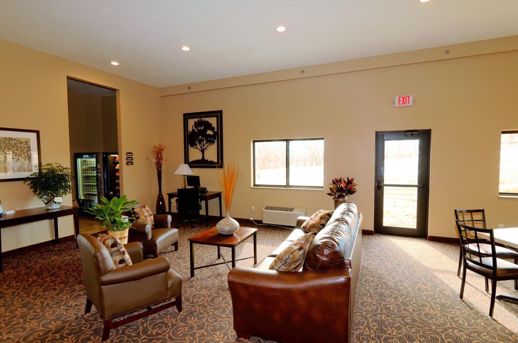 Cobblestone Inn & Suites - Denison | Oak Ridge Kültér fotó