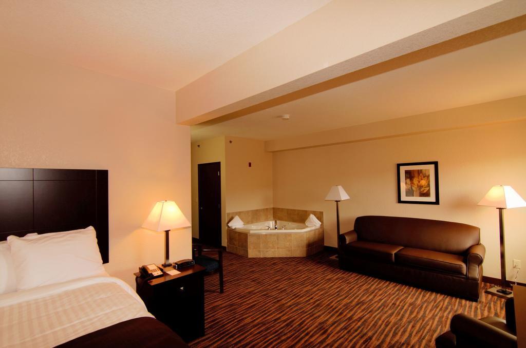 Cobblestone Inn & Suites - Denison | Oak Ridge Kültér fotó