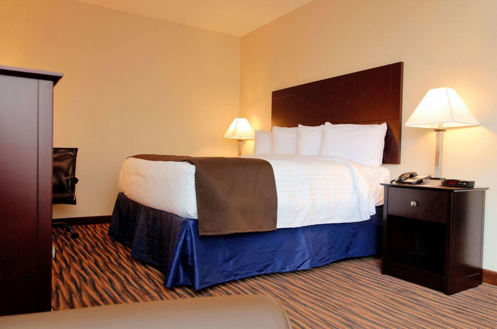 Cobblestone Inn & Suites - Denison | Oak Ridge Kültér fotó