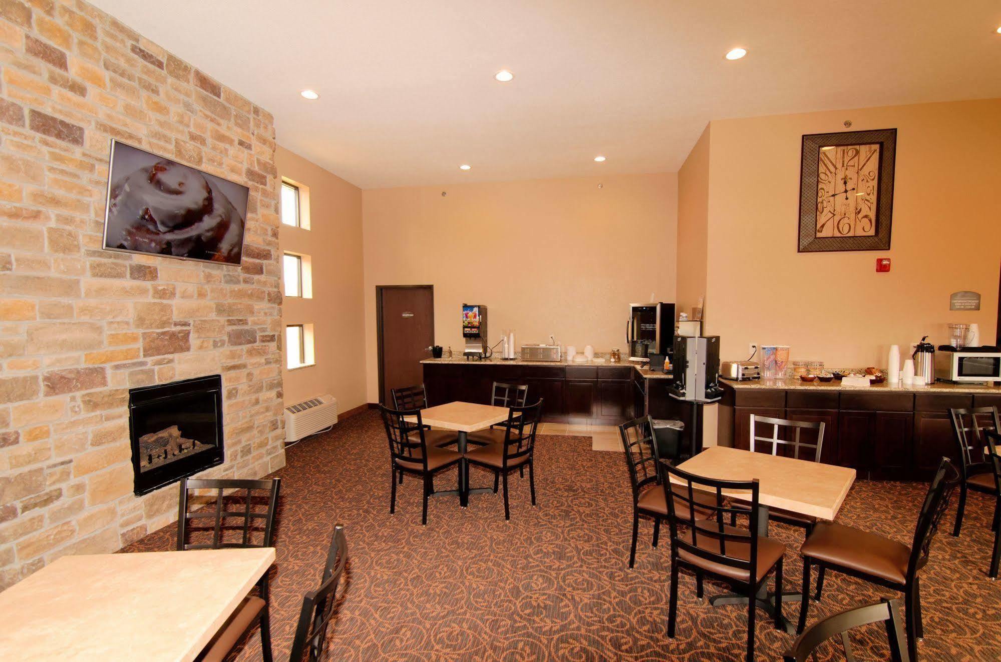 Cobblestone Inn & Suites - Denison | Oak Ridge Kültér fotó