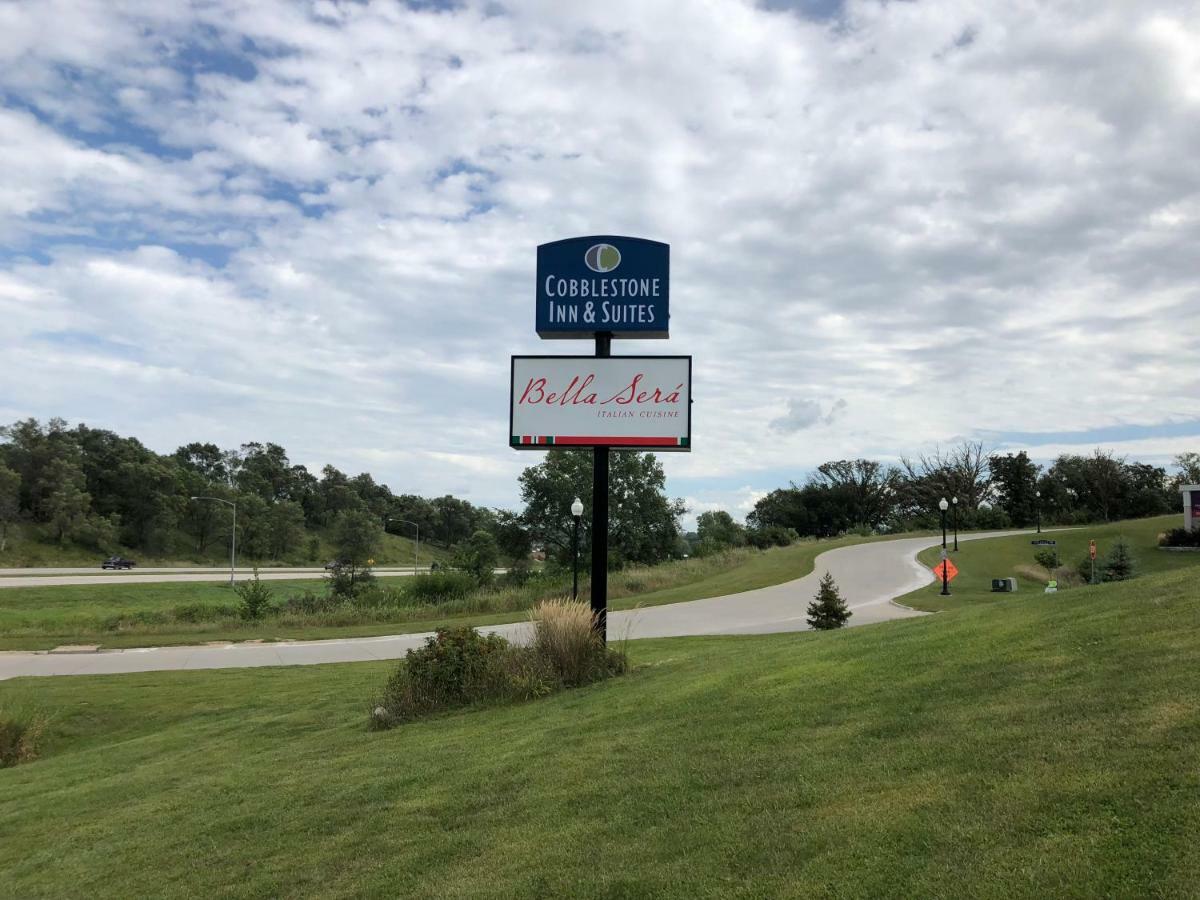 Cobblestone Inn & Suites - Denison | Oak Ridge Kültér fotó