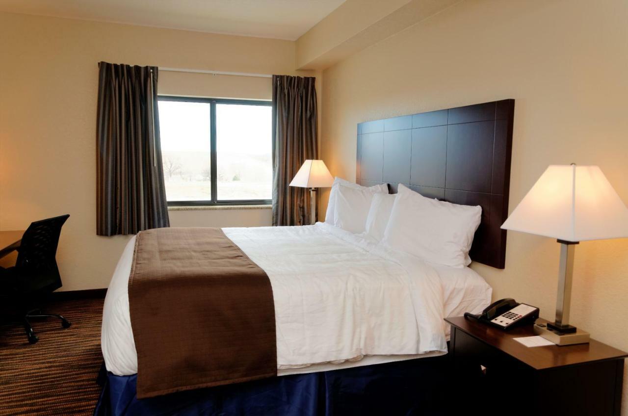 Cobblestone Inn & Suites - Denison | Oak Ridge Kültér fotó