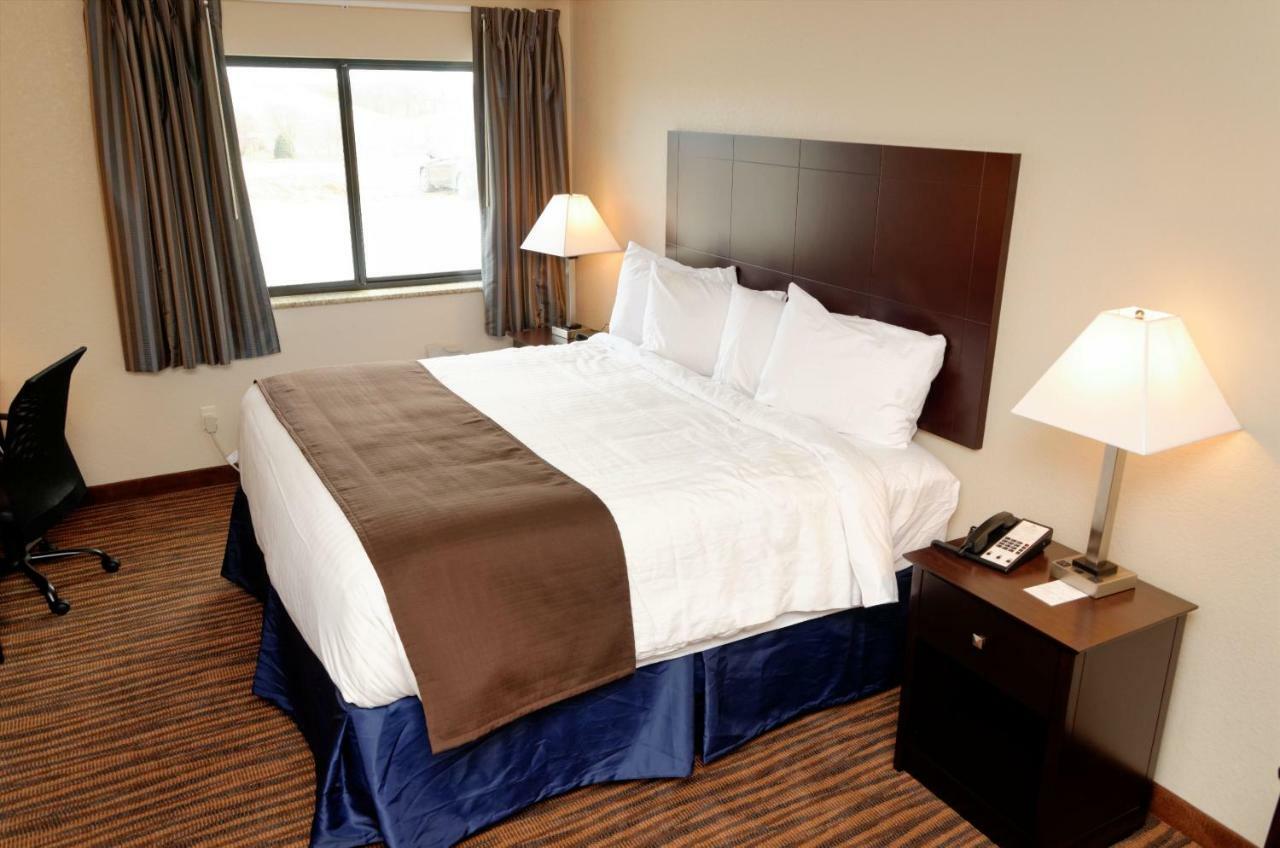 Cobblestone Inn & Suites - Denison | Oak Ridge Kültér fotó